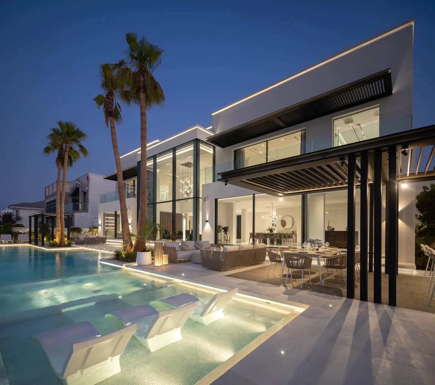 Six-Bedroom Beachfront Villa, Frond A - photo 1